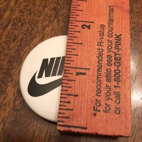 NWT Nike Collectable Pin Set - Picture 8 of 12